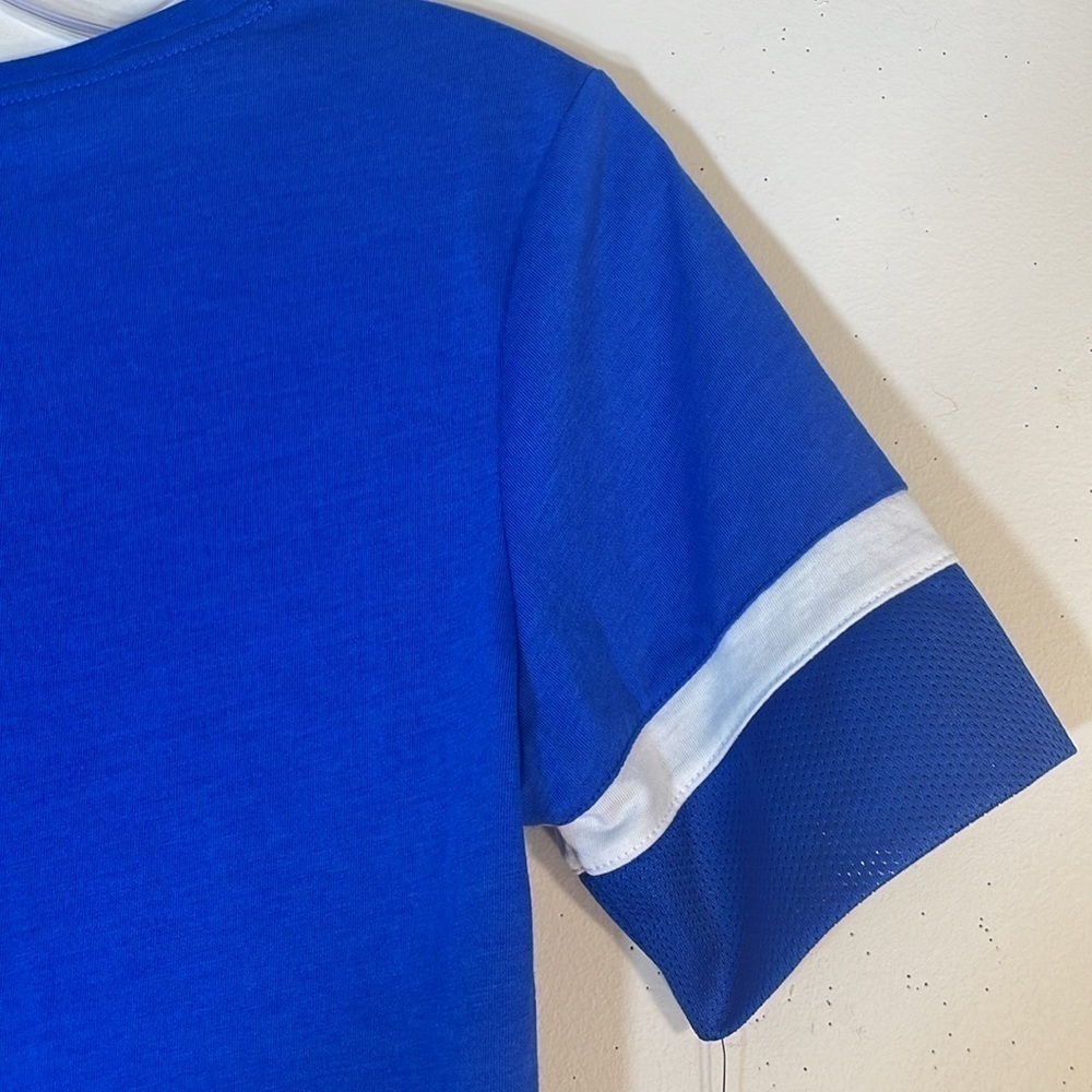 NWT. Nike Dry Fit Small Graphic Tee. - Picture 9 of 9